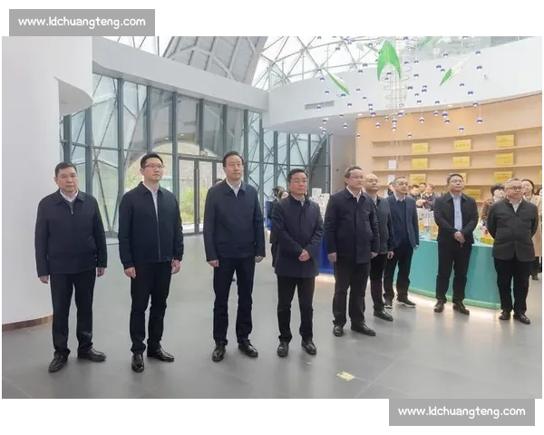 聚焦决胜时刻凝聚信念力量书写时代荣光新篇章奋进征程共创未来辉煌