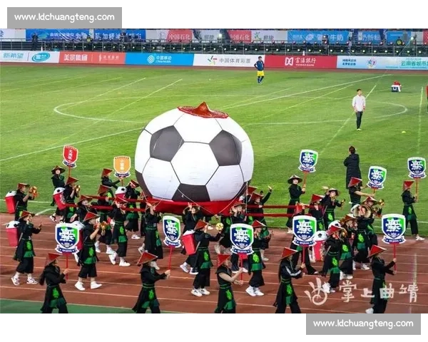 球迷沸腾点燃赛场激情见证荣耀时刻全民狂欢之夜热血沸扬再创传奇