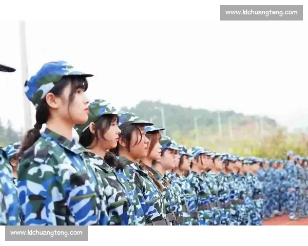 更衣室声回荡的午后青春记忆与隐秘心事那些年的片段与笑声